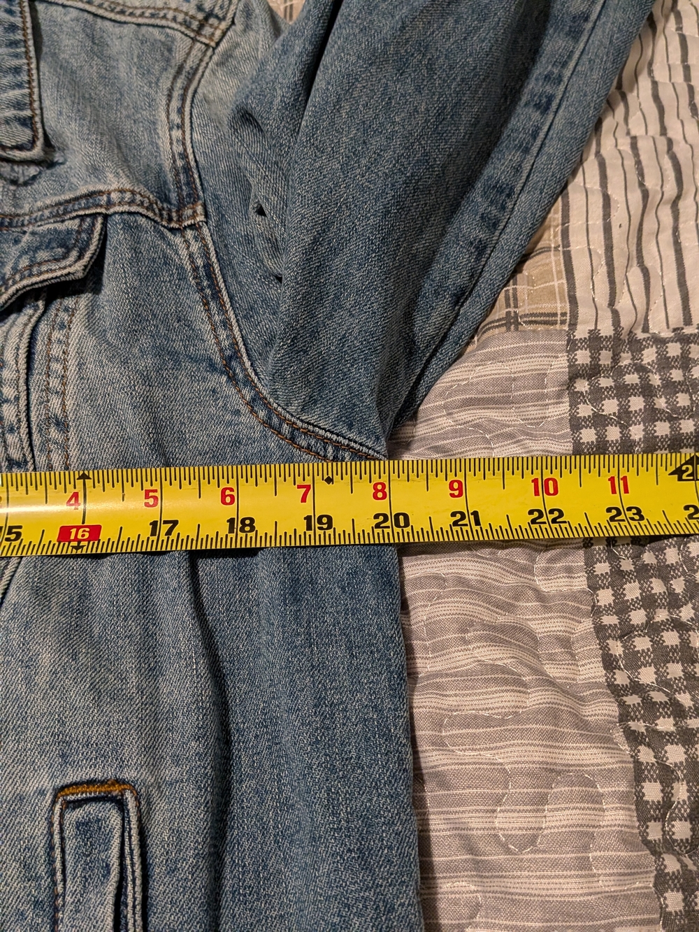 Women's Distressed Blue Denim Trucker Jacket Light Wash Size M Ropped - Picture 8 of 10